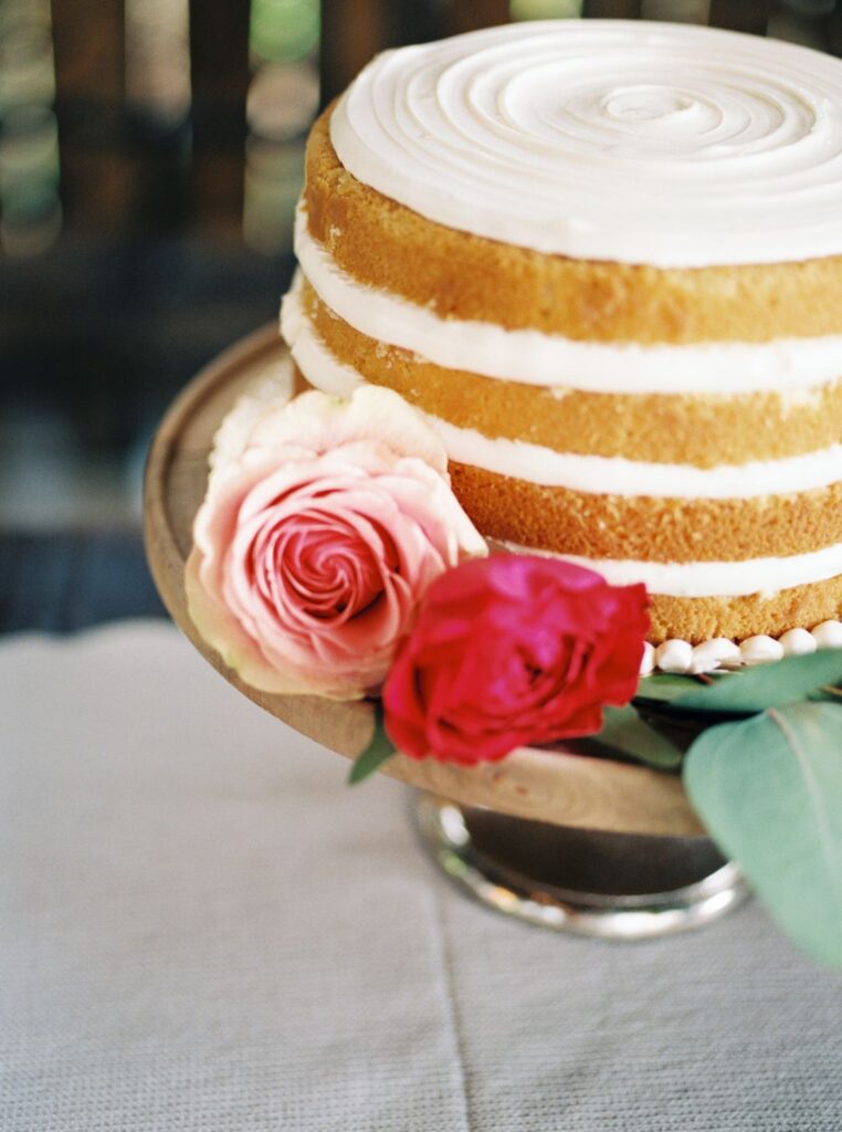 wyatt pedestal cake stand