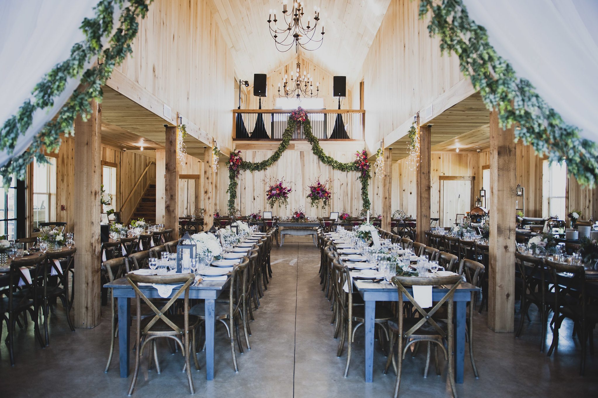 A Rustic-Chic Wedding on a Tennessee Farm