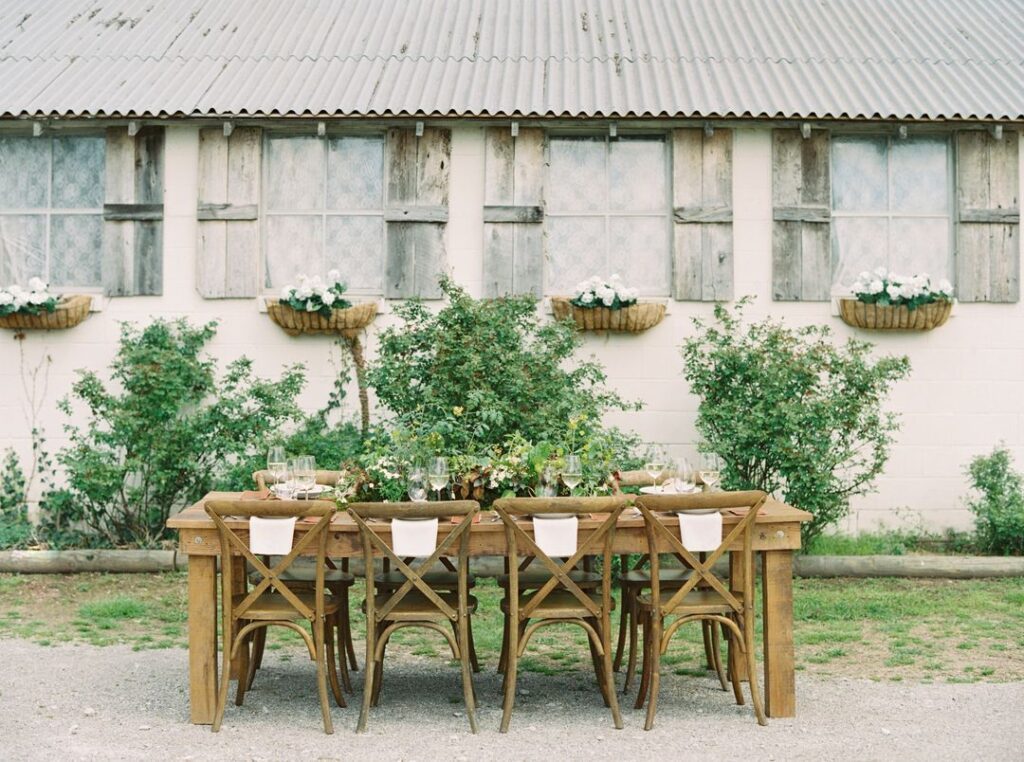 farmhouse table for rent