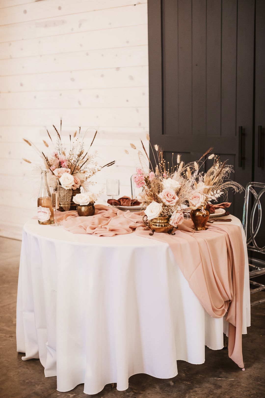 pink sweetheart table
