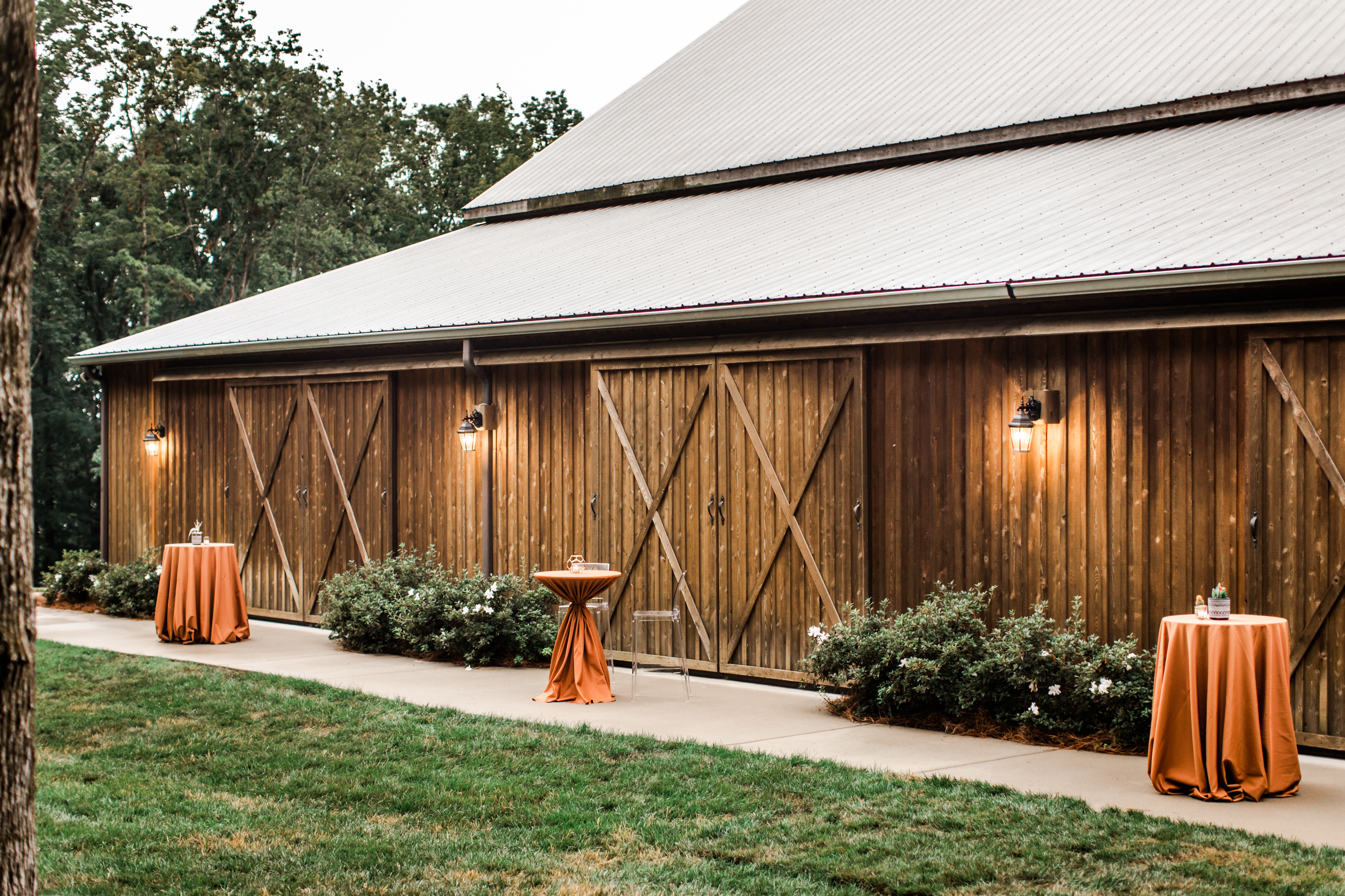 A Rustic-Chic Wedding on a Tennessee Farm