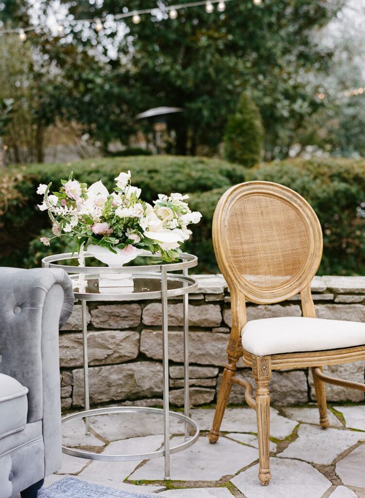 White Resin Louis Pop Chair with Clear Back