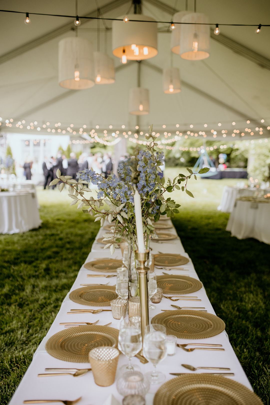 gold and white wedding table