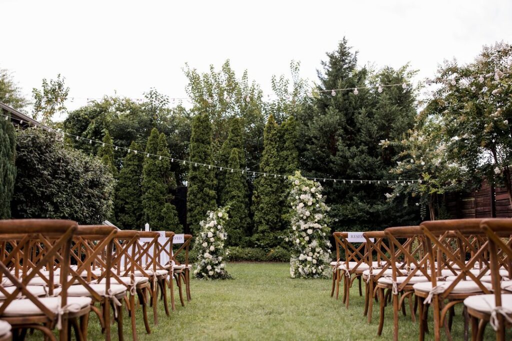 modern rustic wedding ceremony