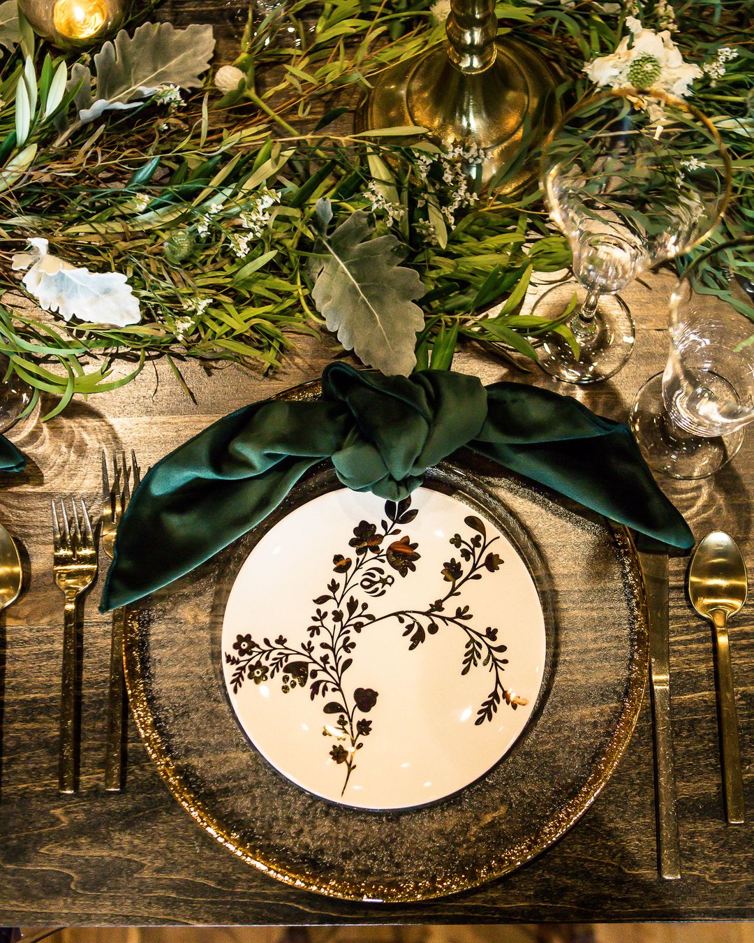 emerald and green tablescape