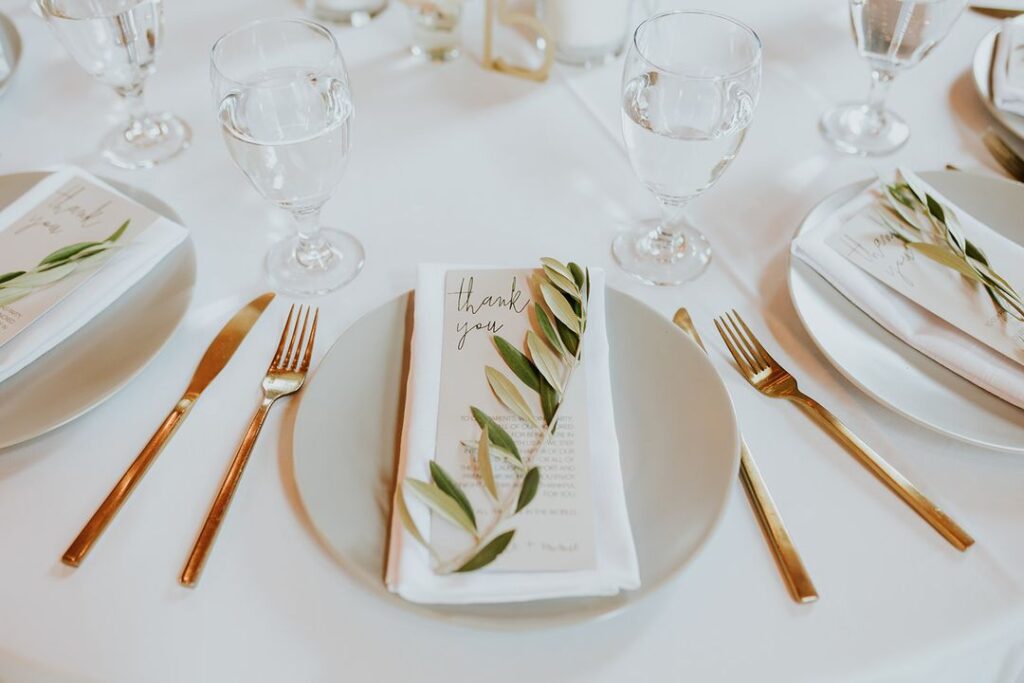 modern minimalist tablescape