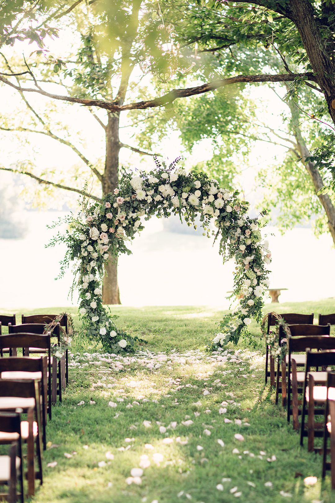 Sweet garden wedding brings vintage style to Tennessee barn