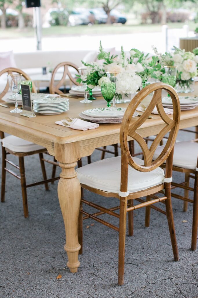 oak dining table for rent