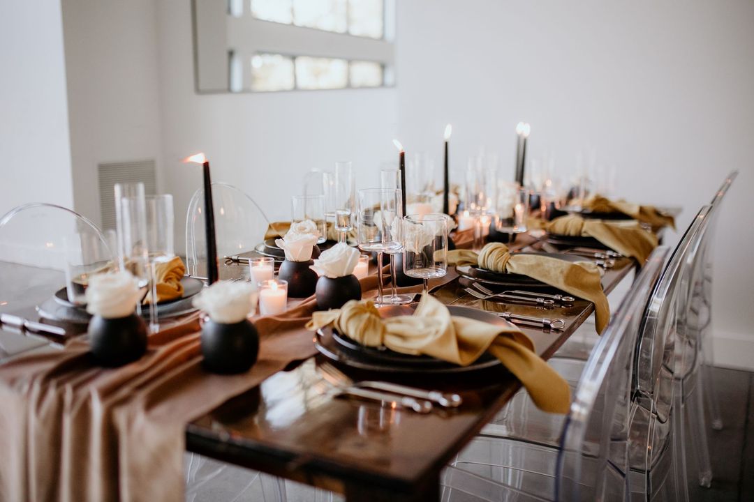 neutral white and brown boho tablescape