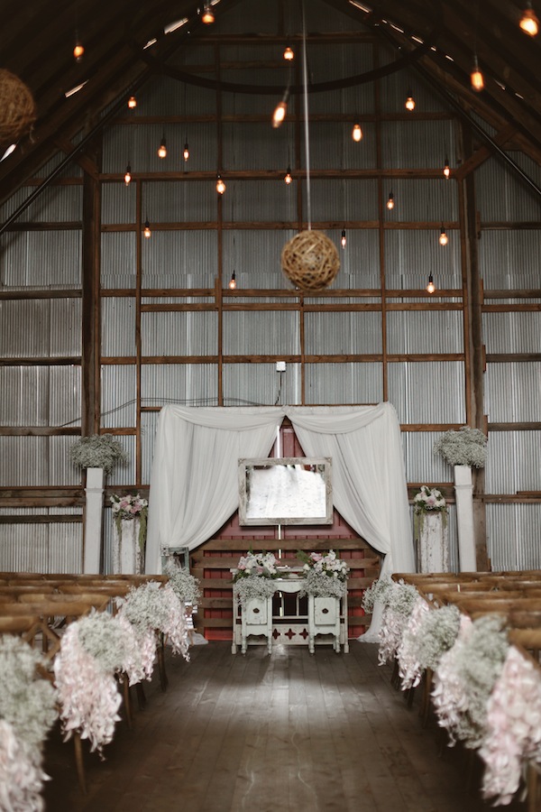 A Rustic-Chic Wedding on a Tennessee Farm