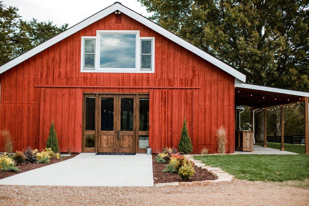 Cedarmont farms wedding venue front entrance