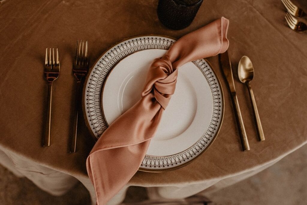 neutral pink tablescape
