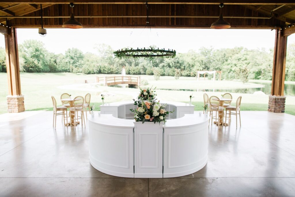 round white event bar layout