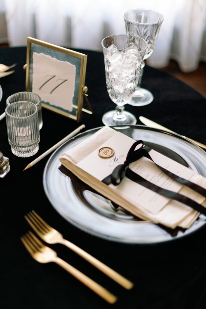 black wedding table ideas