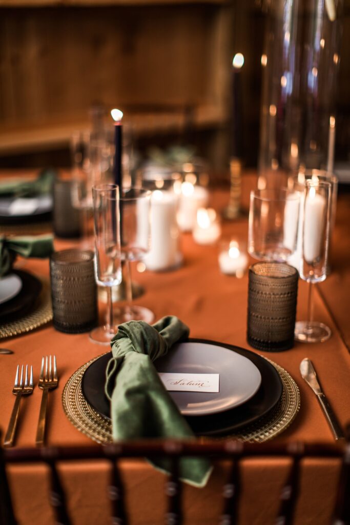 Tennessee fall weddings moody table ideas