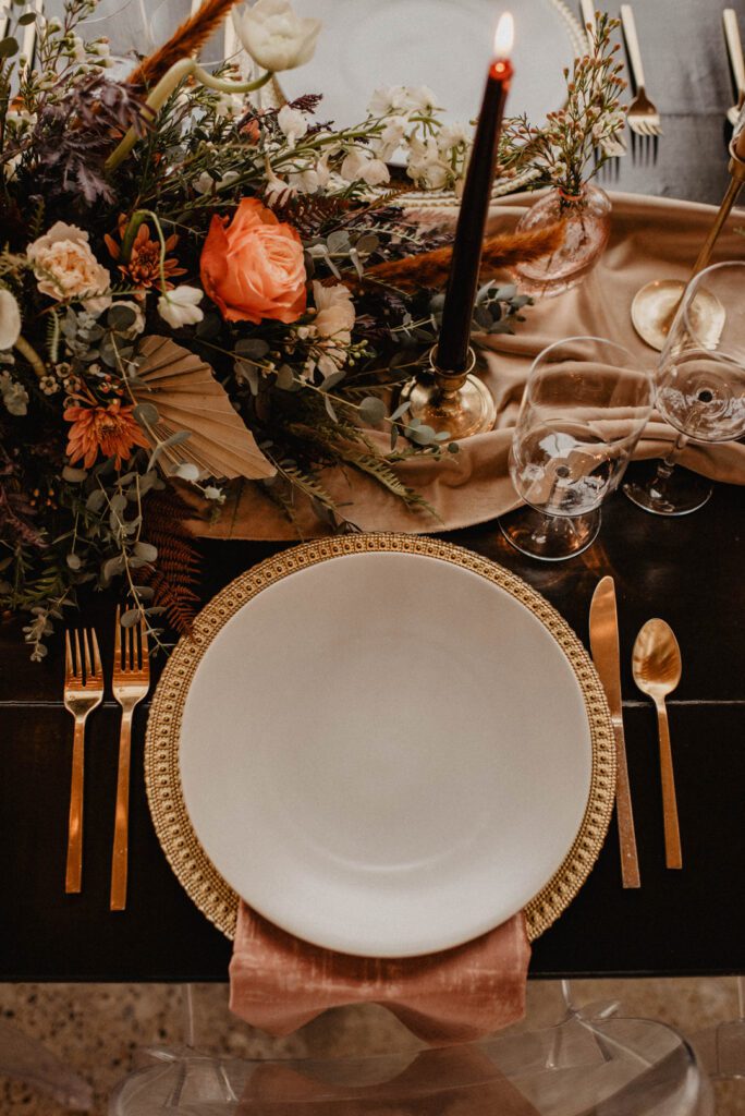 gold moody wedding table