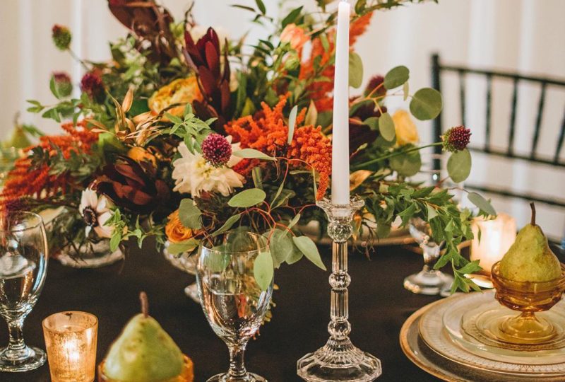 southern_events_party_rentals_franklin_nashville_holiday_table-thanksgiving-christmas_hanukkah_newyear_gold-plate_velvet_linen-fruit-harvest