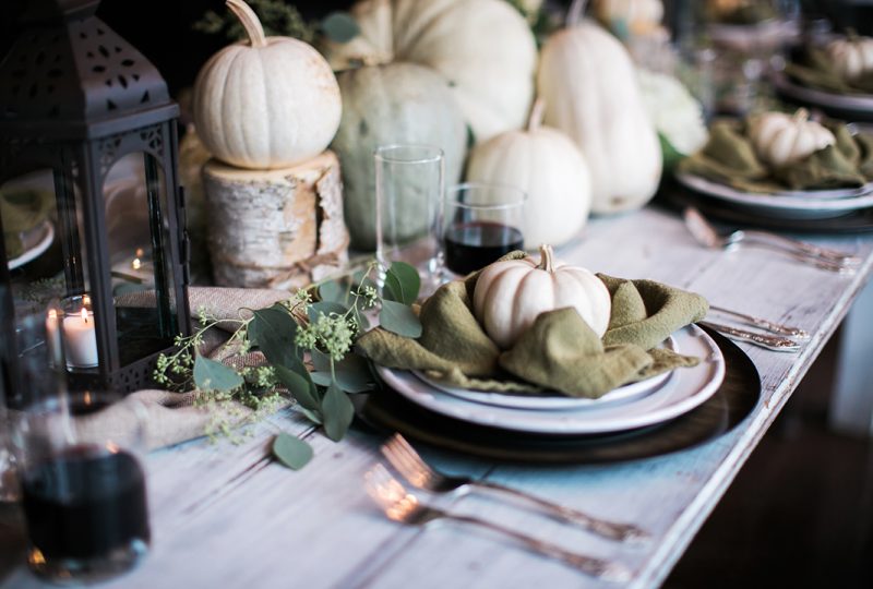 southern_events_party_rentals_franklin_nashville_holiday_table-thanksgiving-rustic-wood-pumpkin